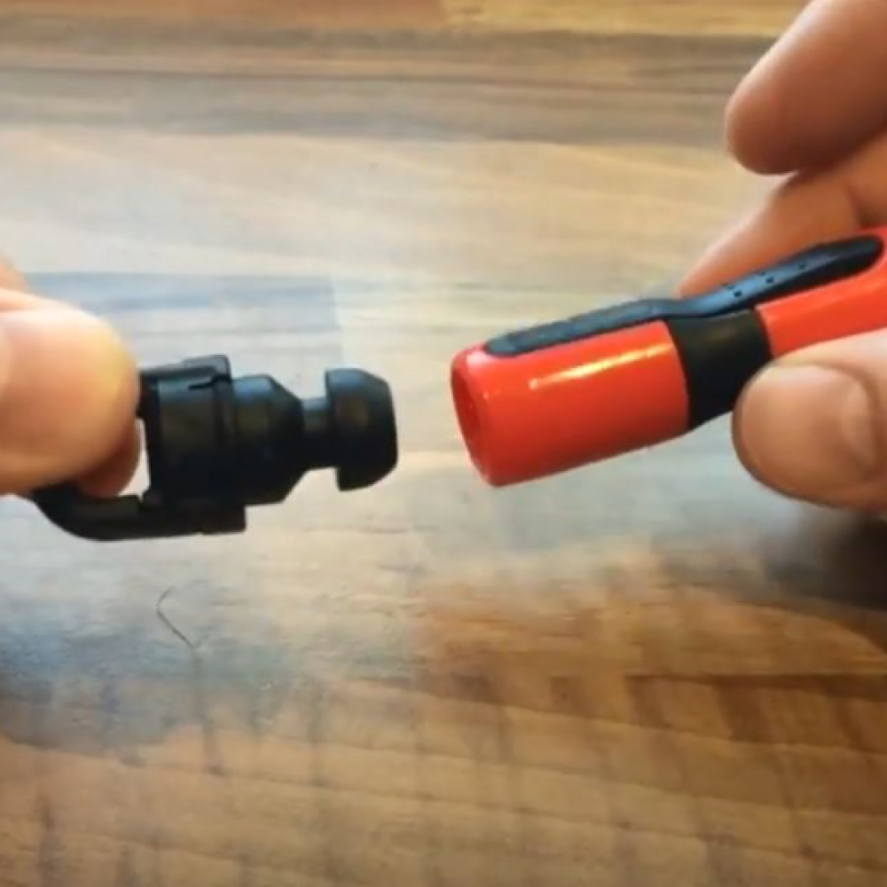 Video how to attach the magloc to your dog's collar